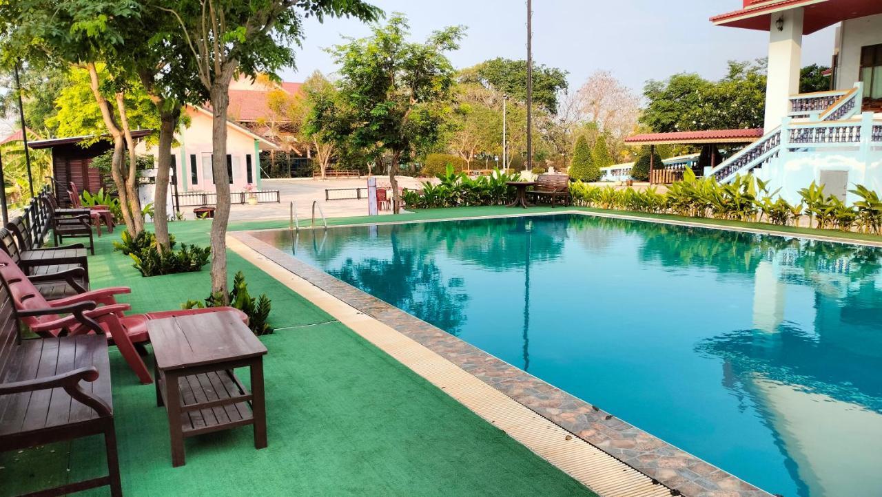 Toh Buk Seng Ayutthaya Hotel Ngoại thất bức ảnh