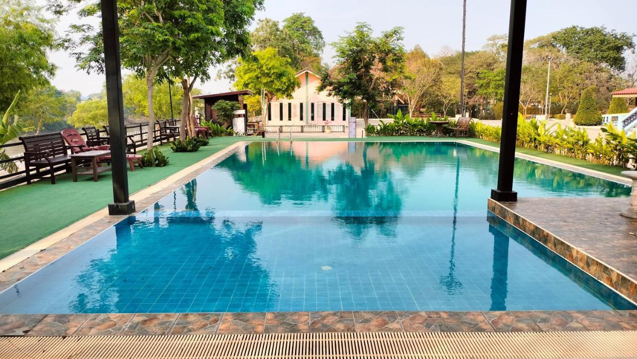 Toh Buk Seng Ayutthaya Hotel Ngoại thất bức ảnh