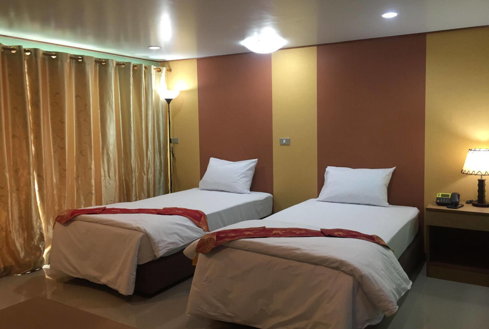Toh Buk Seng Ayutthaya Hotel Ngoại thất bức ảnh